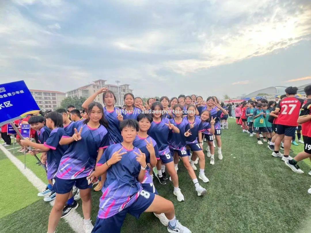 女足比赛展现团结协作，实力惊艳
